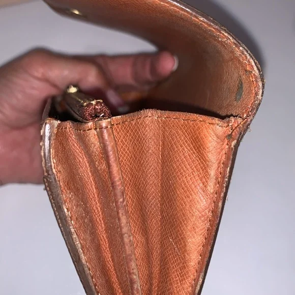 Louis Vuitton Vintage Compact Snap Wallet - Picture 10 of 13